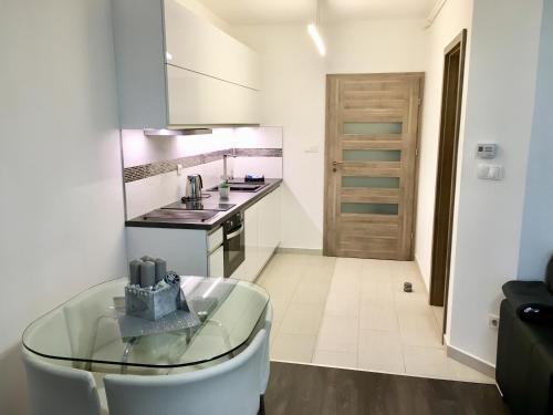 Cucina o angolo cottura di Krisztina Apartman Duna Garden