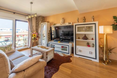 A kitchen or kitchenette at Torre del mar beach, playa