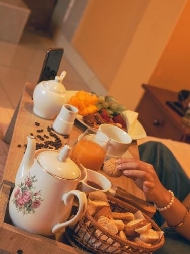 Makanan di atau berdekatan hotel