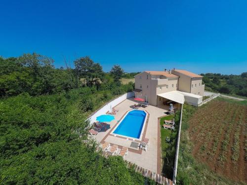 Πισίνα στο ή κοντά στο Gruppenferienhaus Villa August