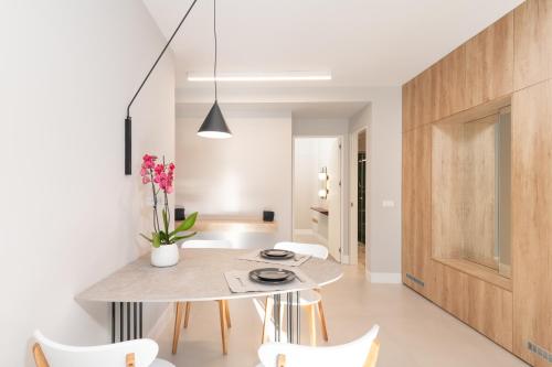 Evans Luxurious Apartment 3
