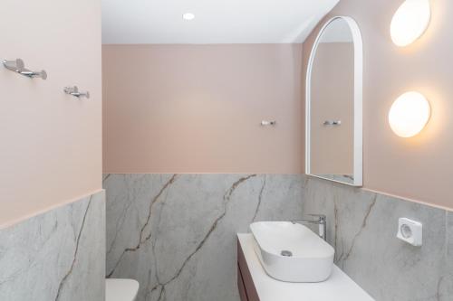 Evans Luxurious Apartment 2
