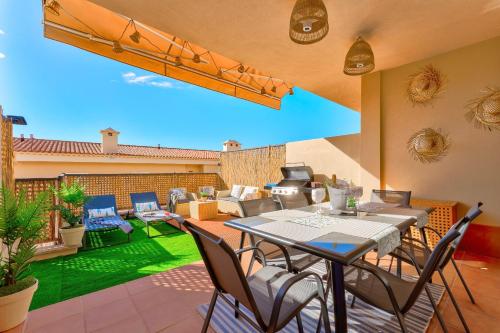 Foto Townhouse Beach House - Relax, panoramic sea view and pool area 5