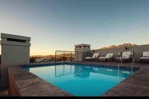 Swimmingpoolen hos eller tæt på Modern Apartment in Stellenbosch