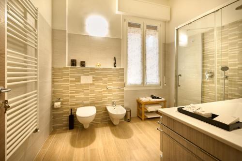 Salle de bains dans l'établissement D'AZEGLIO 62 LUXURY ROOMS