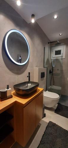 Kúpeľňa v ubytovaní Homing Volos Inspired Modern Living