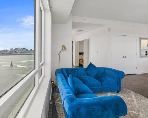 Spacious apartment with water view – Photos 3