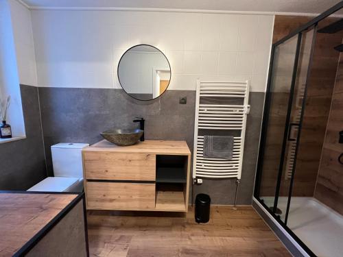 Vonios kambarys apgyvendinimo įstaigoje Liza’s Home