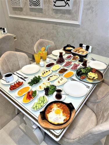 Jídlo v hotelu nebo okolí