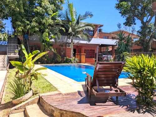 Bazén v ubytovaní Departamento Iguazú Cataratas alebo v jeho blízkosti