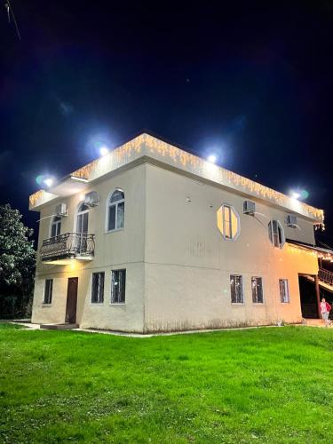 Το κτήριο όπου στεγάζεται  ο ξενώνας
