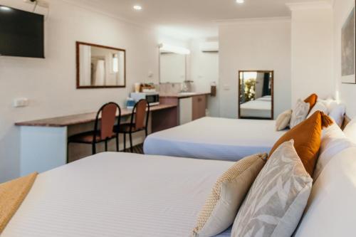 Katil atau katil-katil dalam bilik di Outback Motel Mt Isa