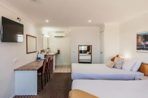 Katil atau katil-katil dalam bilik di Outback Motel Mt Isa