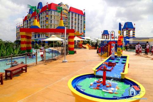 Kolam renang di atau dekat dengan Almas Suites @ Puteri Harbour