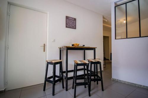 Gallery image of Le Studiozen YourHostHelper in Narbonne