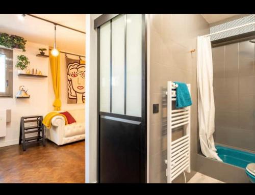 two pictures of a bathroom with a shower and a room at CŒUR de DEAUVILLE 3 mn plage 3 mn casino Charme absolu in Deauville