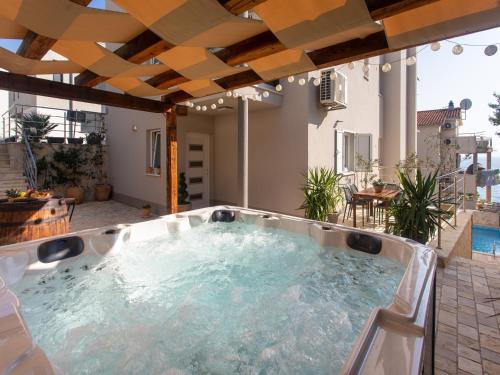 Bazén v ubytování Apartments Aqua nebo v jeho okolí