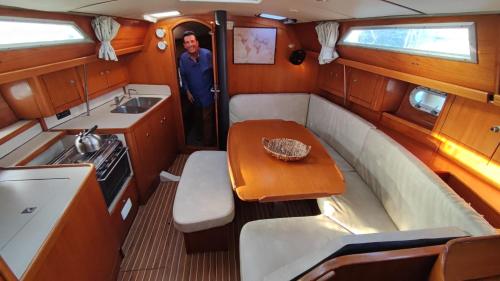 Námořní jachta Jeanneau Sun Odyssey 37.1