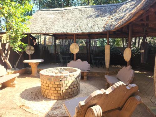 Κήπος έξω από το Goodnight Guest Lodge