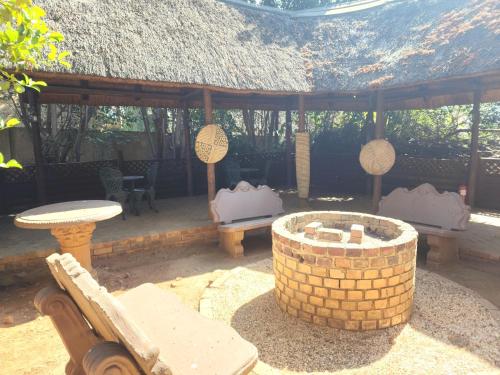 Κήπος έξω από το Goodnight Guest Lodge