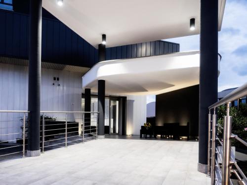 a view of the outside of a building at Loto Business Hotel in Rome