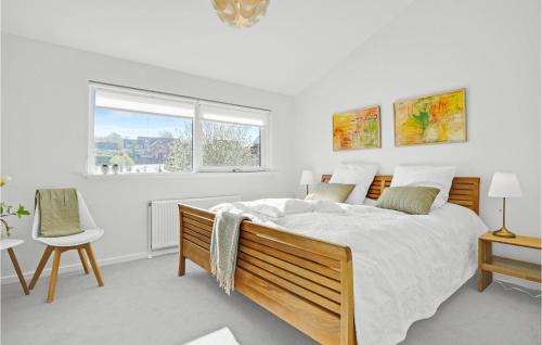 Postel nebo postele na pokoji v ubytování Lovely Apartment In Ebeltoft With House Sea View