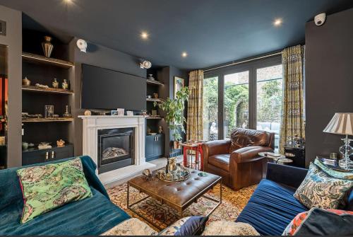 Gallery image of Unique Chic Two Bed House Richmond in Richmond upon Thames