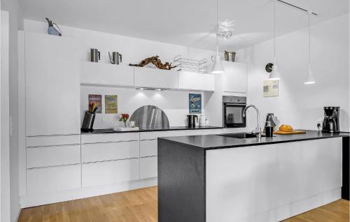Η κουζίνα ή μικρή κουζίνα στο Amazing Apartment In Helsingør With 01 Bedrooms And Wifi