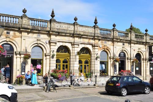 Gallery image of The Buxton Retreat A Luxurious 3-Storey Townhouse with Four Poster Bed and Double Jacuzzi Bath" in Buxton