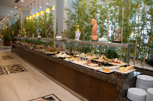 Afbeelding uit fotogalerij van Royal Teos Thermal Resort Clinic & Spa - Halal Hotel in Seferihisar