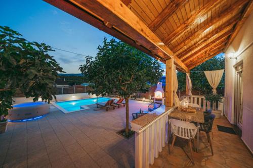 Holiday house Stella with Pool & Jacuzzi – Photos 5