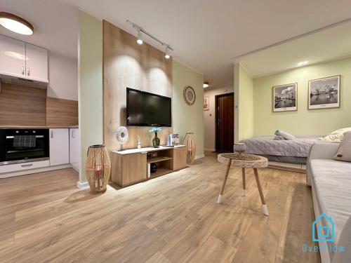 Kuchyňa alebo kuchynka v ubytovaní Boho Apartment - 10 Min to Old Town Gdańsk,PKP & Shopping Mall