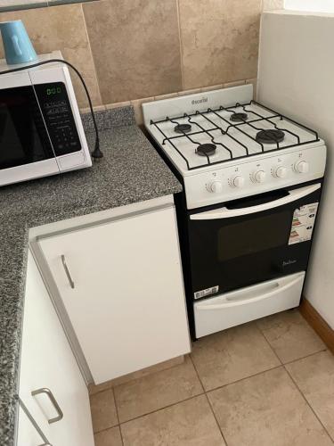 Η κουζίνα ή μικρή κουζίνα στο Gadano Suites
