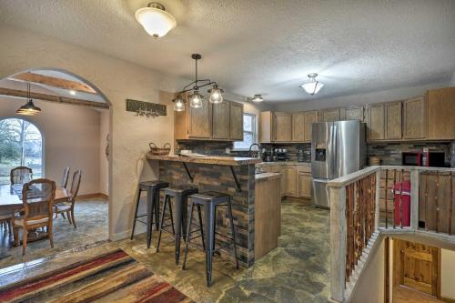 Mammoth Spring Home Less Than 5 Mi to Saddler Falls!
