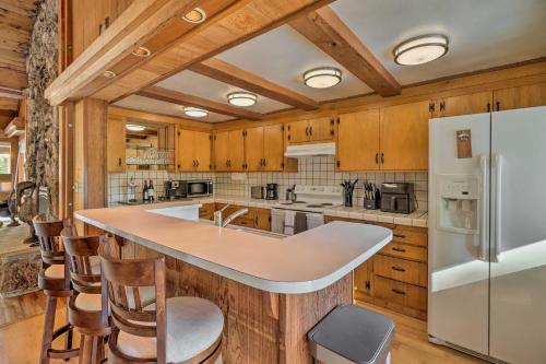 Ảnh trong thư viện ảnh của Ski and Soak Hot Tub Haven in Tahoe City! ở Tahoe City