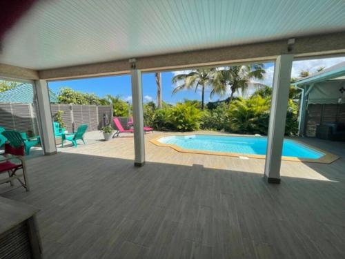MAGNIFIQUE VILLA AVEC PISCINE ET JARDIN