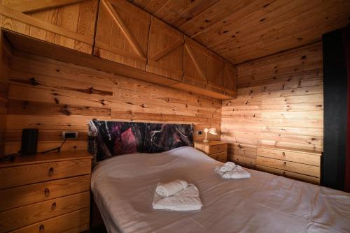 Ένα ή περισσότερα κρεβάτια σε δωμάτιο στο JollyKop Apartments