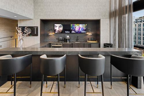 Global Luxury Suites at Capitol Hill Image