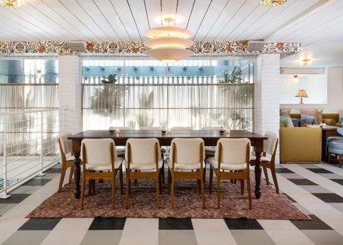 Ruang duduk di Palihouse West Hollywood at Beverly Hills