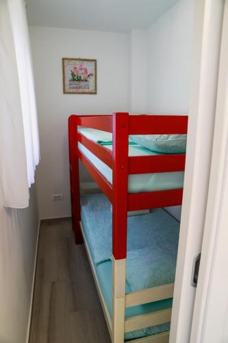 Apartments with parking space Podstrana, Split - 20280
