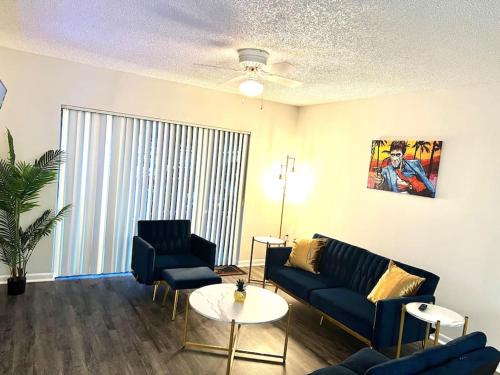 Beautiful Modern Condo – Photos 3