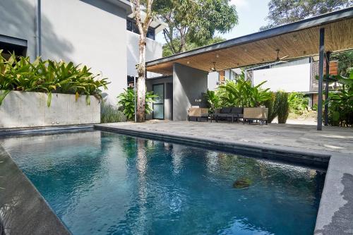 Hồ bơi trong/gần Casa Nova