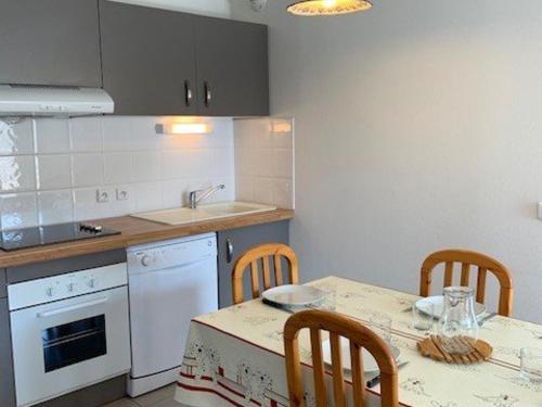 Appartement F3 avec balcon & terrasse, proche plage, 6 couchages - Narbonne Plage - FR-1-229B-23