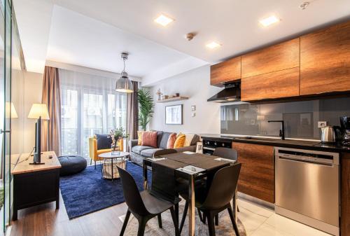 Fully Furnished Flat with Balcony in Sisli