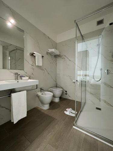 Ένα μπάνιο στο Hotel Pillon