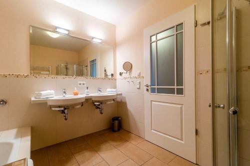 Ένα μπάνιο στο Hafendomicil Appartement WH15 - Adler