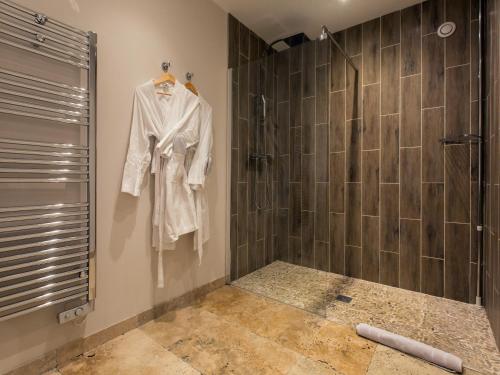 Koupelna v ubytování Les chambres d'hôtes de Mougins