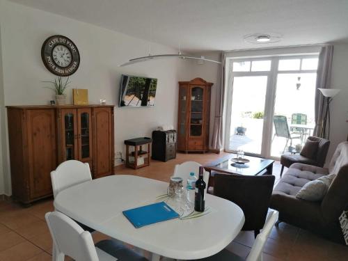 Ruang duduk di Haus am Kölpinsee App 1 4