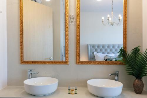 Koupelna v ubytování Rethymnian Gem Luxury Villa