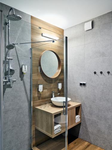 Bilik mandi di Hotel Great Polonia Kraków Airport